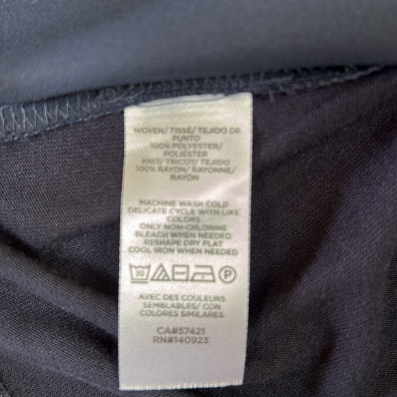 LOFT Outlet navy blue long sleeve blouse.  Ladies size small. - Picture 4 of 9